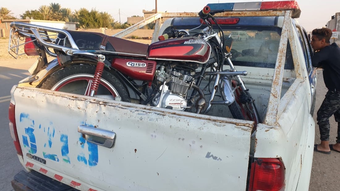 اصطدام بين “كراون” ودراجة نارية بسبب السرعة الفائقة في السعدية (صور)