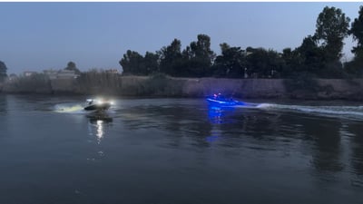 مشاهد ليلية من سفرات آلتون كوبري.. الزاب الاسفل نهر ساحر بحماية الشرطة (فيديو)