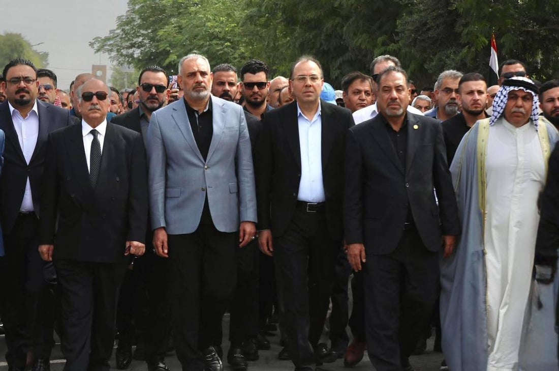 فيديو: بتشييع مهيب.. بابل تودع الشاعر موفق محمد إلى مثواه الأخير