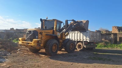 زبڵ و خاشاکی ناو قەڵا کۆکرایەوە و گواسترایەوە بۆ کانی قرژاڵە