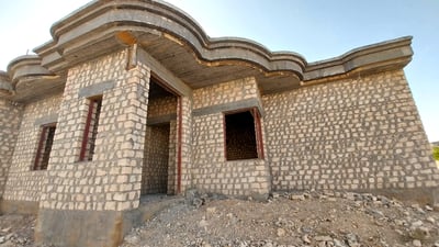 سكان القائم لا يبنون بالطابوق.. حجر المقالع جميل ويصمد في الصحراء