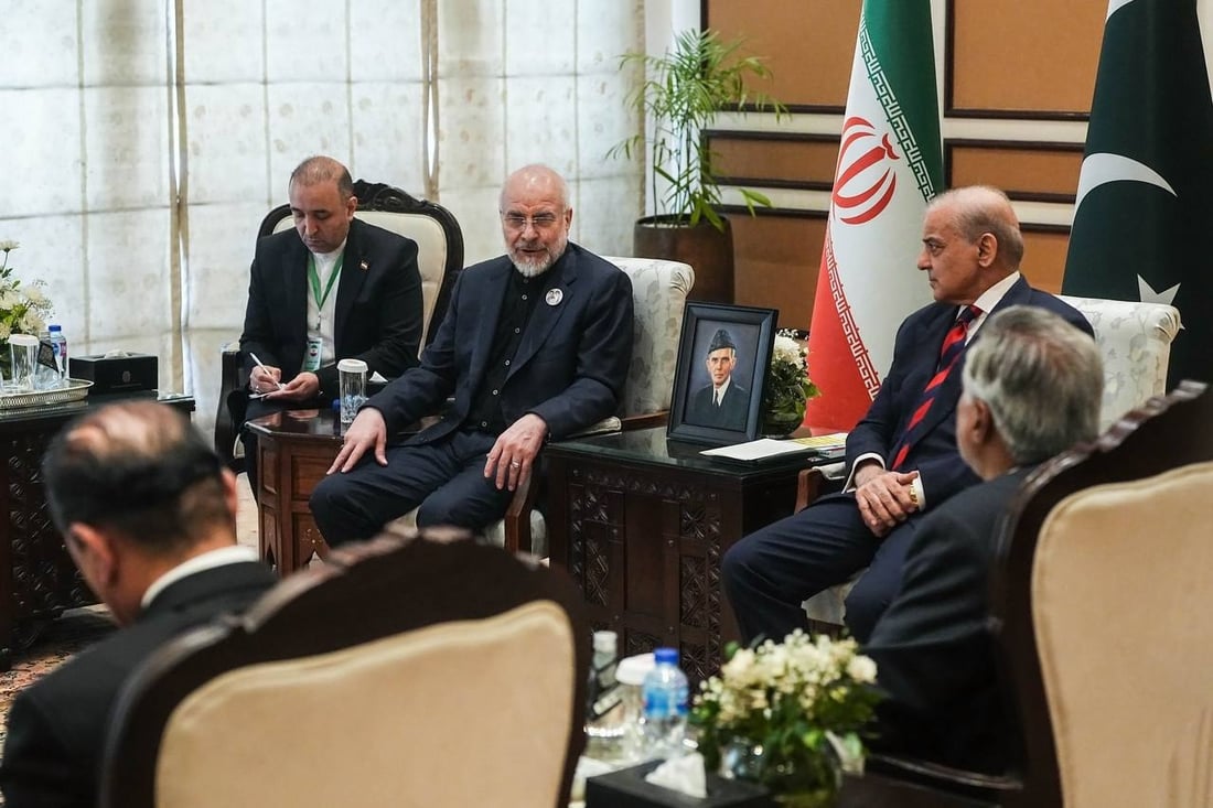 طهران تعلن بدء المفاوضات بعد لقاء رئيس وزراء باكستان بالوفد الإيراني (صور)