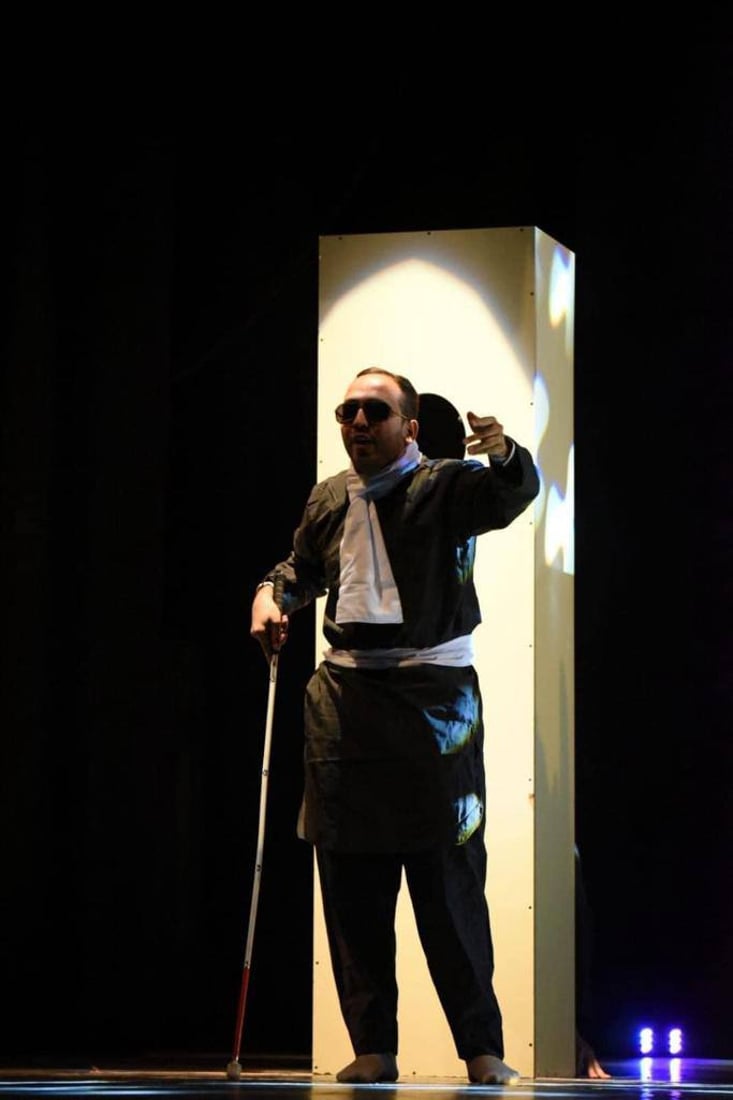 السبت في جامعة الزهراء.. كربلاء تنتظر مسرحية “حفيد نيوتن” من فرقة السراج للمكفوفين