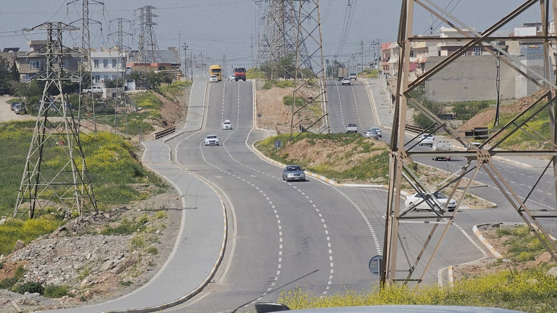 دانیشتووانی دەورووبەری شەقامی فیدڕاڵی بێزاربوون بەدەست تیژڕەوی ئۆتۆمبێلەکان