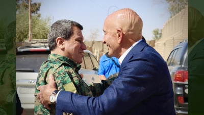 تۆم باراک لەگەڵ مەزڵوم عەبدی و ئیلهام ئەحمەد کۆبوه‌ته‌وه