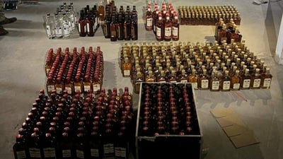 صور: ضبط أعداد كبيرة من المشروبات الكحولية المهربة في صلاح الدين