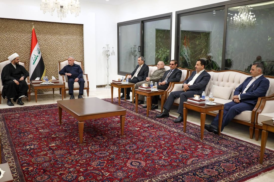 صور: قيس الخزعلي يترأس وفداً من العصائب بينهم وزير التعليم للقاء هادي العامري