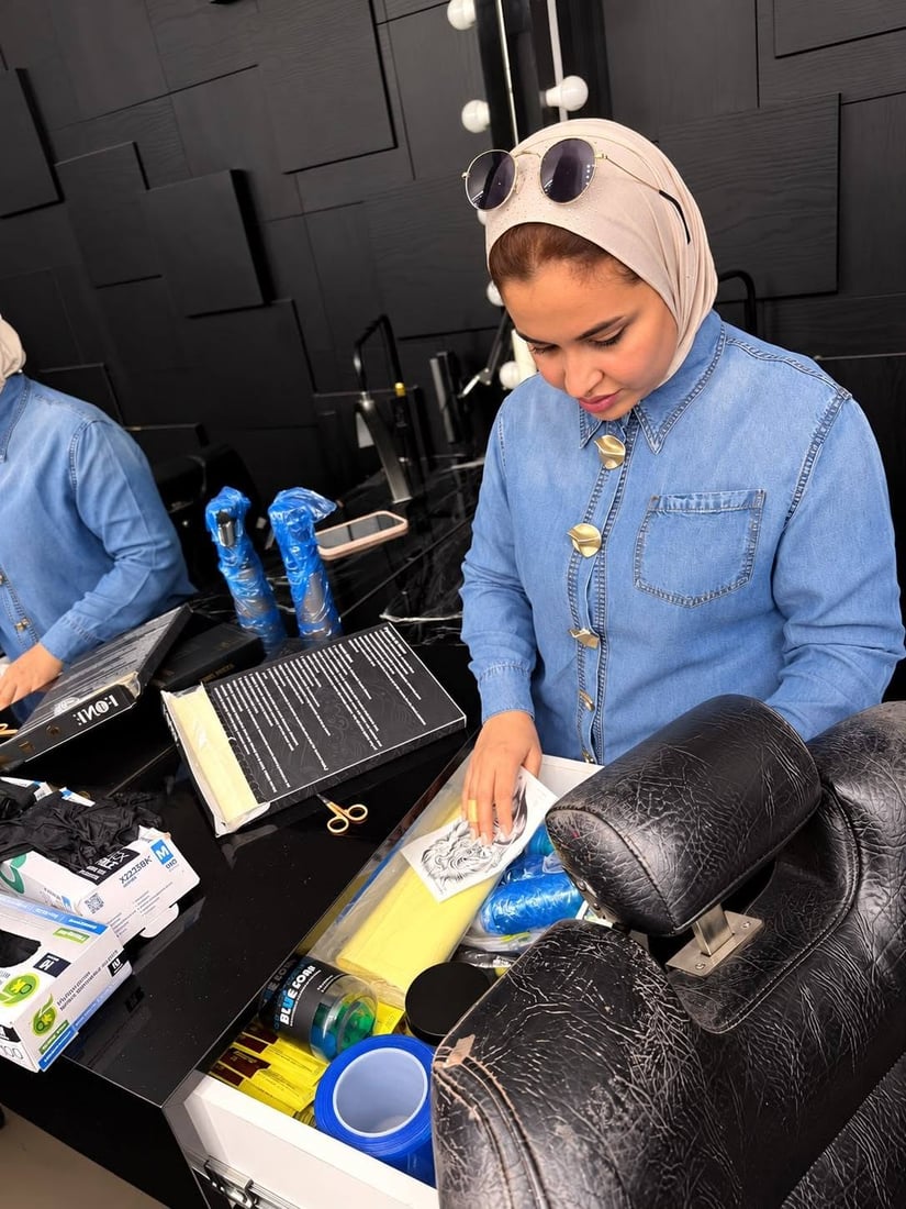 إغلاق صالون تجميل وحجز مواد خاصة بـ “التاتو”.. بيان من صحة ديالى (صور)