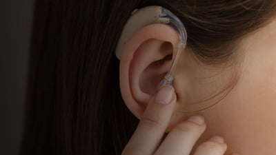 400 ئامێرى بیستن گەیشتووەتە نەخۆشخانەى ئازادى دهۆک