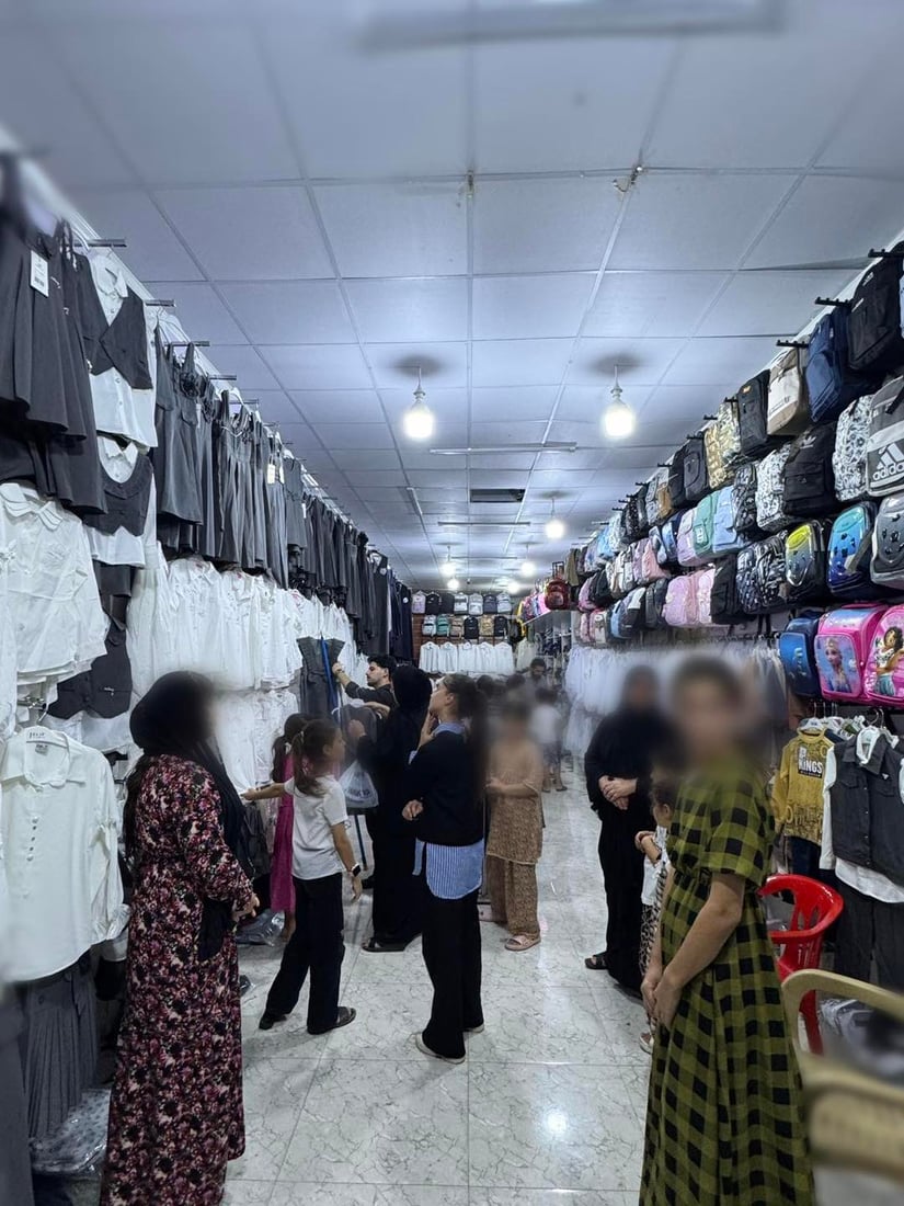 خێرخوازێك جلوبه‌رگى قوتابخانەى‌ بۆ 60 قوتابی هه‌ژار دابین كرد