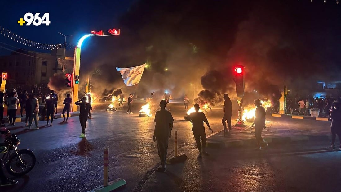 صور من احتجاجات أيمن الكوت: مسيرة غاضبة عبرت “الأحدب” بالإطارات والنار