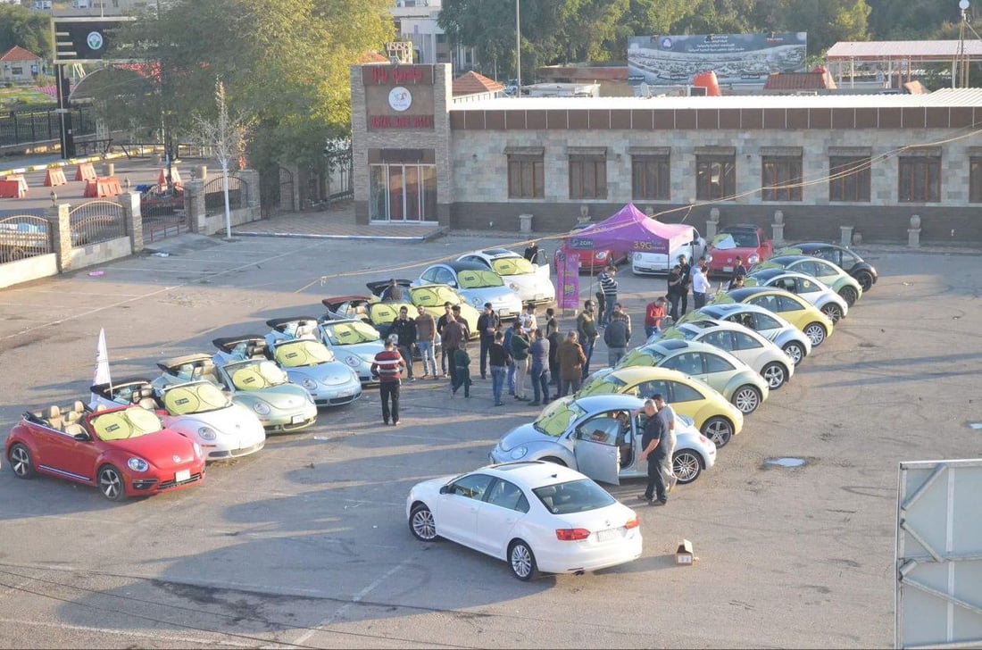 العراقيات يعشقن سيارة الرايخ الألماني.. معتز يجمع ملاك “الرگة” في گروب فيسبوك (صور)