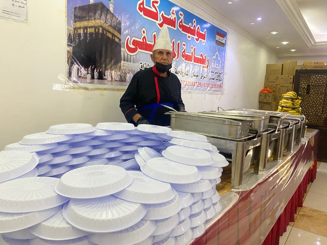 رجال دين وطباخون وبدأ تدريب العمرة.. لا بد من دولما في السعودية (صور)