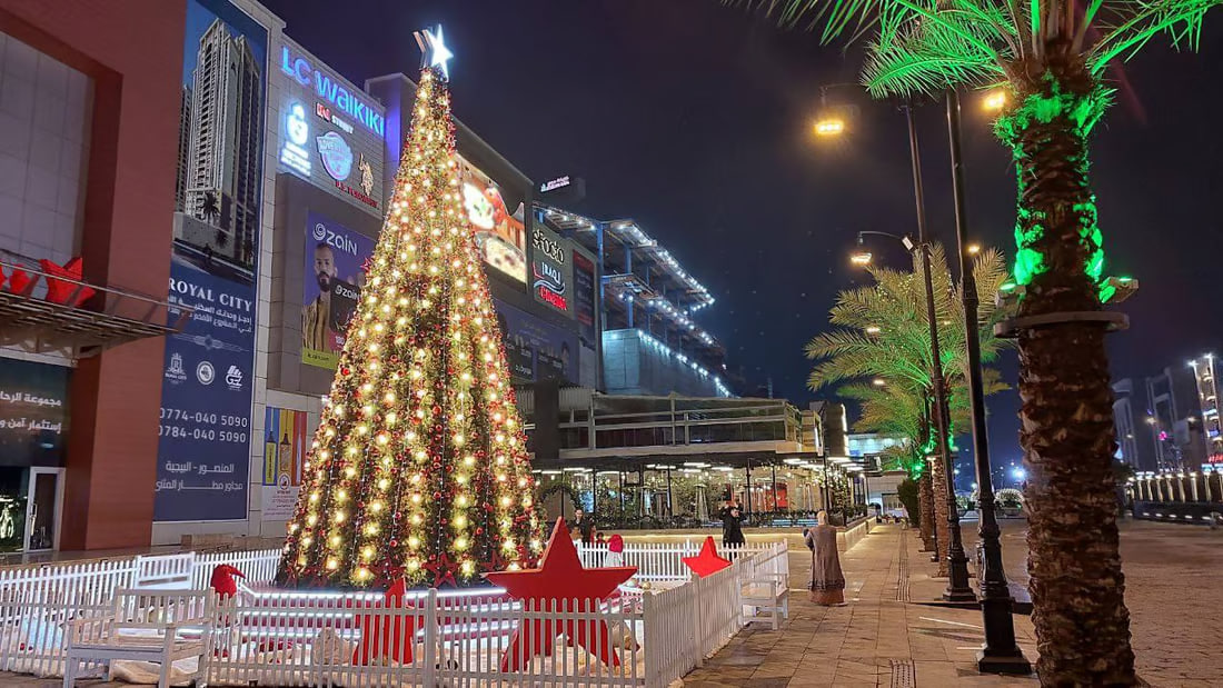 Baghdad’s Mansour district prepares for New Year’s Eve celebrations