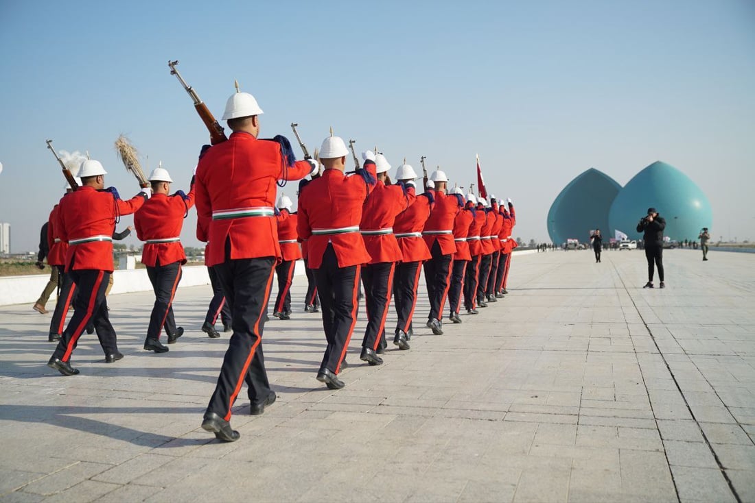 صور: الحشد يقيم تشييعاً رمزياً لضحاياه الذين سقطوا بقصف أميركي 2019