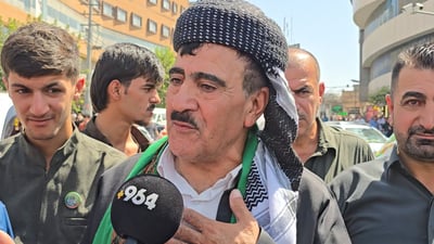  حەشاماتی مەولود لەبەردەم مزگەتی گەورەی سلێمانی 