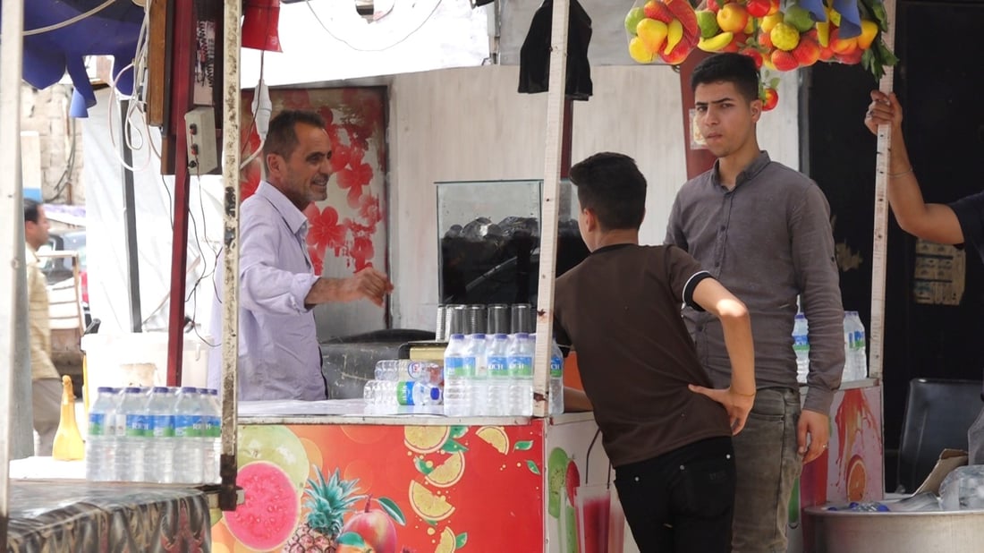 صور من سوق العشار: عادت عربات الـ”نومي بصرة” وانتهت “صفنة” رمضان والعيد