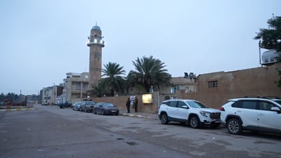 أهالي الكوت يجتمعون في جامع علي بن أبي طالب لصلاة العيد