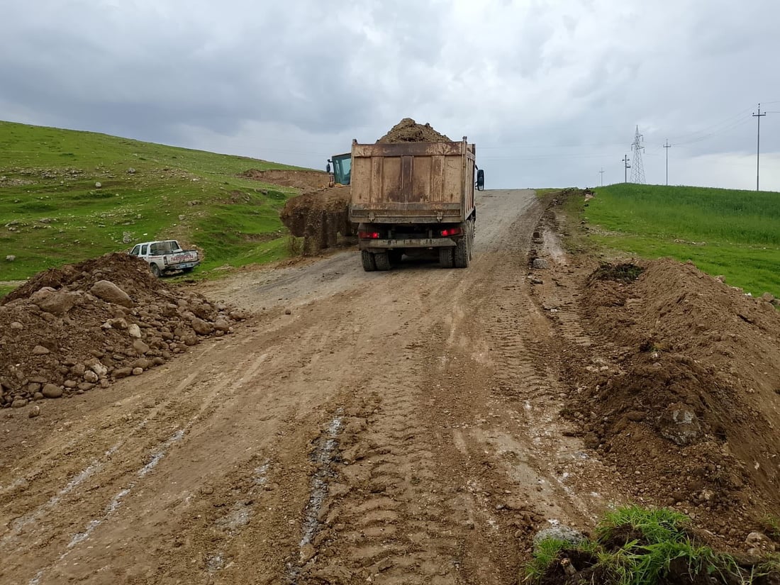 رێگای بەشێکی ناحیە و گوندەکان لە پاشماوەی باران و لافاو پاککرانەوە