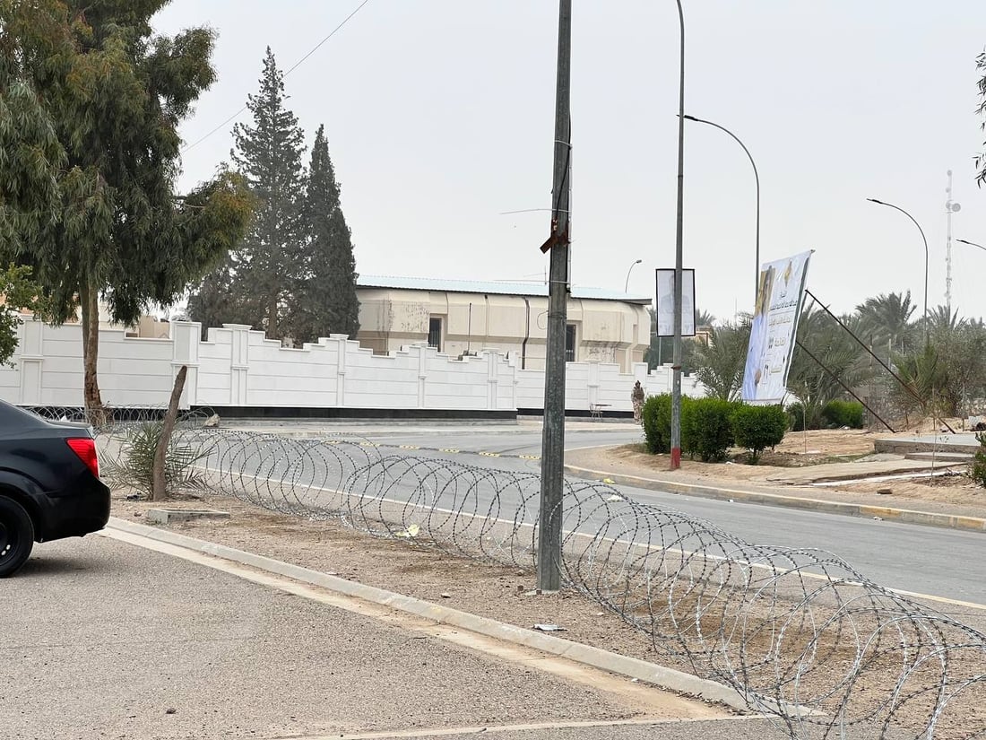 صور الاقتراع العام.. شوارع “عنة” خالية إلا من دعايات المرشحين