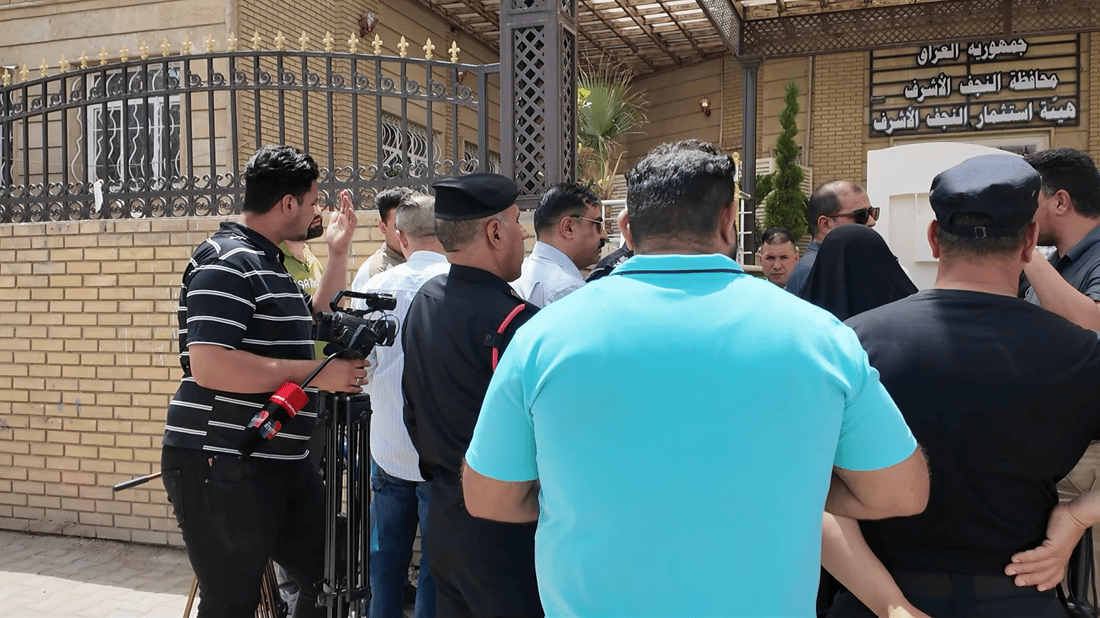 سلموا الأموال ولم يستلموا منازلهم.. تظاهرة غاضبة ضد مجمع “أبو تراب” في النجف