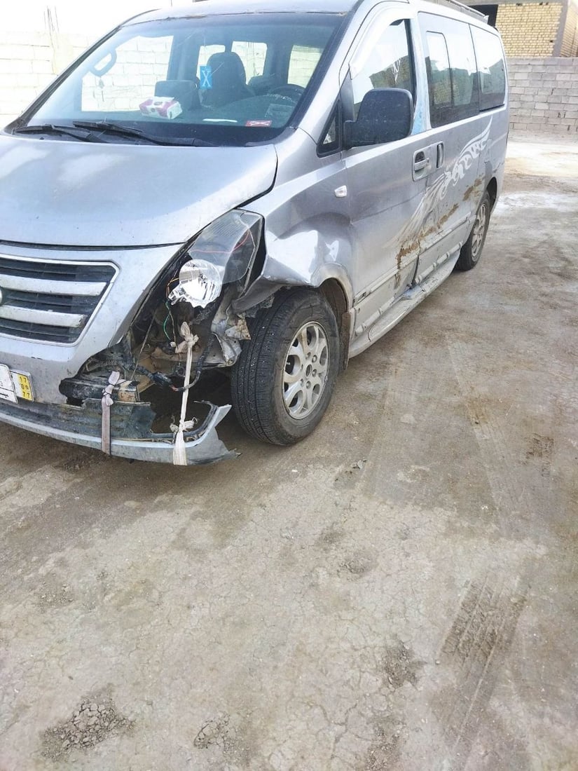 خنزير ضخم يصدم “ستاركس” ويصيب عددا من زائري كربلاء بجروح في المثنى (صور)