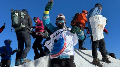 لە گەشتێکى سەرکێشىدا؛ شاخەوانانی کورد لووتکەی ئاراراتیان بەزاند