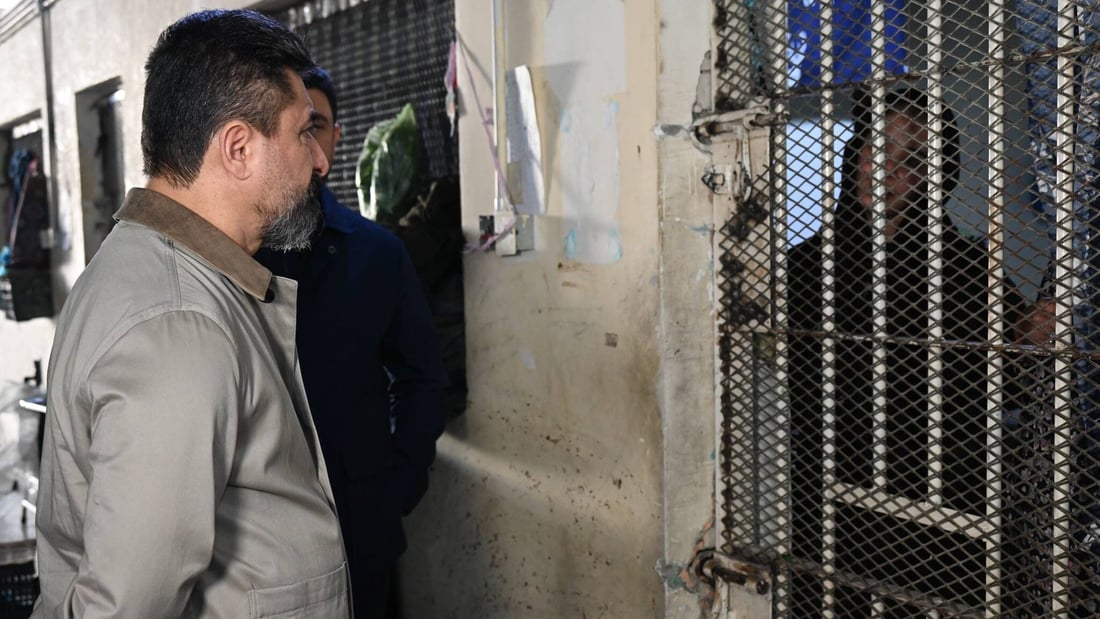 وزير العدل يوجه بإدخال أدوية للنزيلات في سجن البلديات