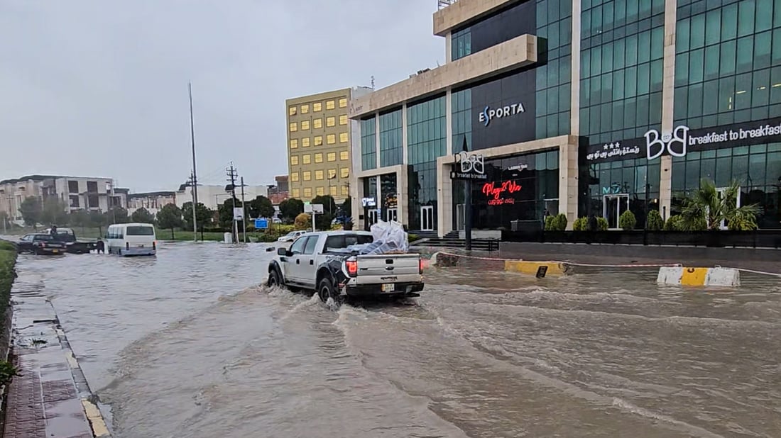 لایەکى شەقامى 100 مەترى گیراوە؛ خۆتانى لێمەدەن