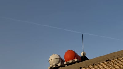 مدينة الصدر تراقب صواريخ الحرب من السطوح.. سماء بغداد قبل قليل