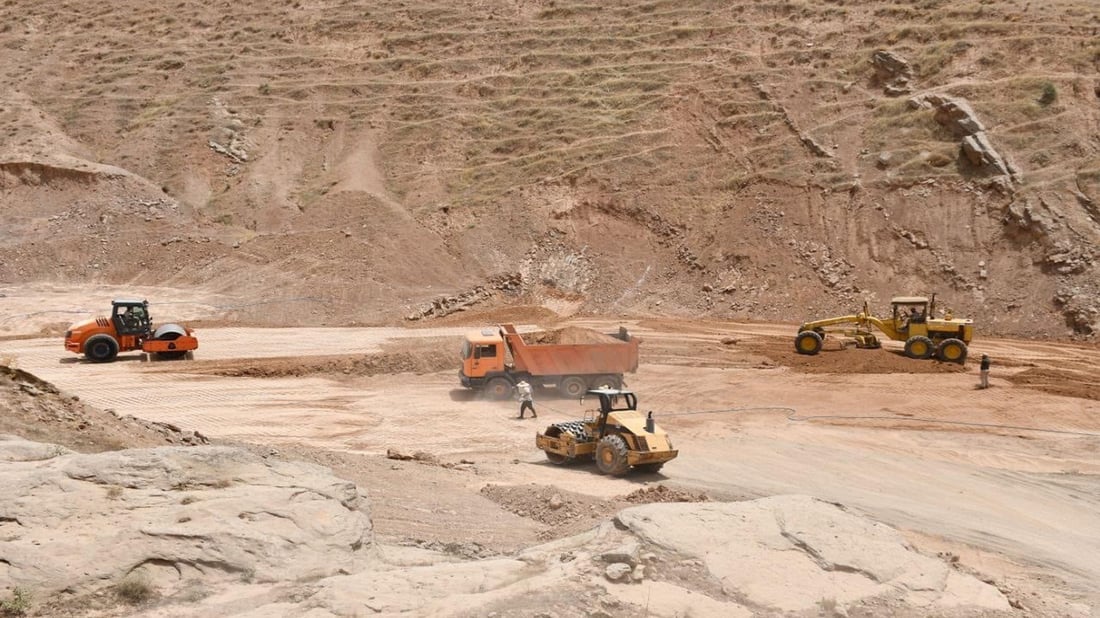 دەستکراوە بە کار کردن لە بەنداوی گوندی چاڵاو