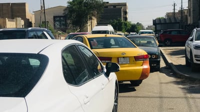 انهيار مبنى المختبر يشل حركة السير في جانب الرصافة (صور)