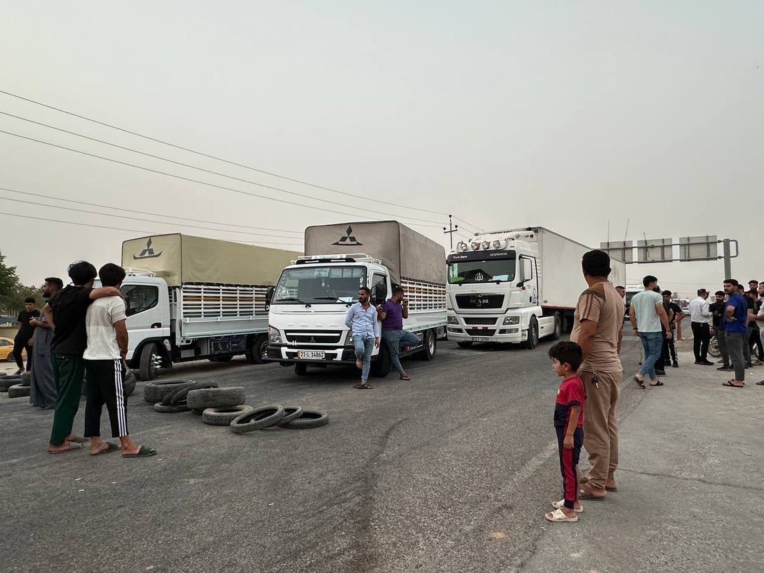 صور: خانقين تغلق الطريق الدولي نحو إيران بسبب سوء الخدمات 