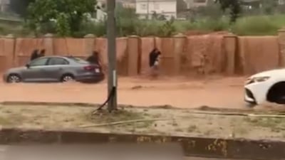 بەهۆی روخانی دیواری گۆڕستانێک ژنێک گیانی لەدەستدا