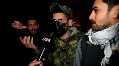 متظاهرو الحشد لقادتهم: الإسعافات بعيدة جداً.. 964 رافقت صدامات الجسر المعلق