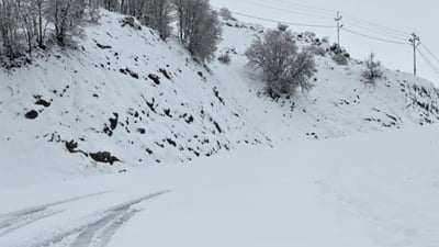 لە کێلێ 20 سانتیم بەفر باریوە؛ بارانبارینیش بەردەوام دەبێت