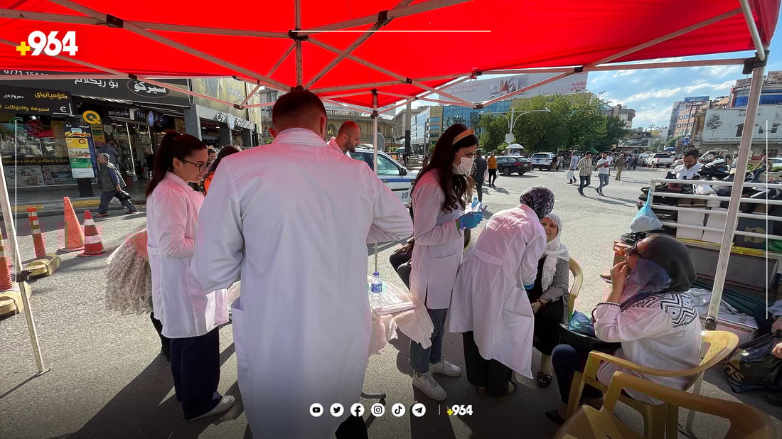 لە بەردەرکی سەرا خوێندکاران پشکنین بۆ ددانی ھاوڵاتیان دەکەن