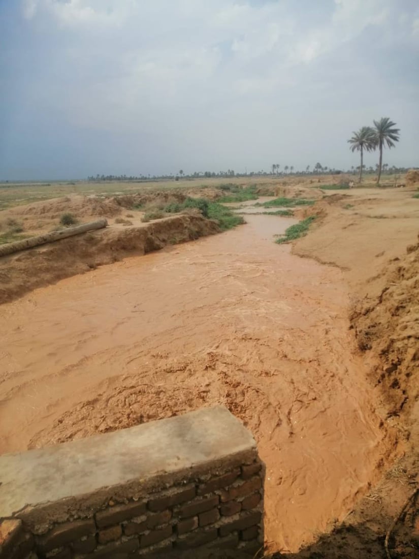 صور: السيول الإيرانية أحيت أنهار “سراق وجزمان” وتم توجيه المياه لري حقول واسط