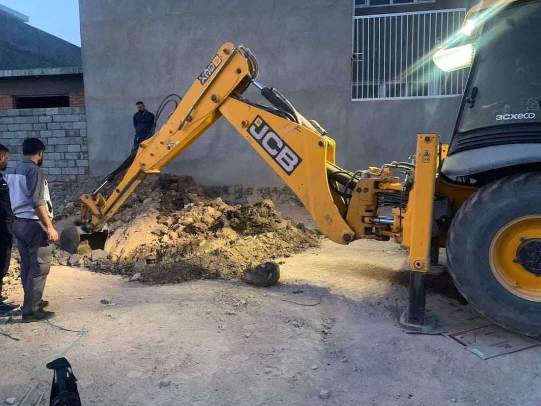 خان بني سعد: سعداء بالكيبل الضوئي.. لكنه أعاد “لعنة الحفر” إلى شوارعنا (صور)