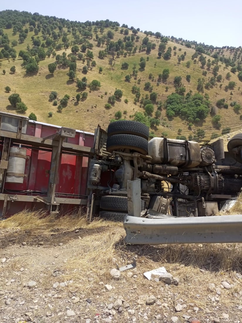 بارهەڵگرێک وەرگەڕا و شۆفێرەکەی گیانی لەدەست دا