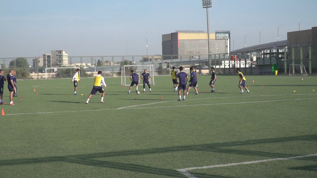 صور: النجم كريم محمد علاوي يطور خبرات المدربين في الحلة والحضور من كل الفرات