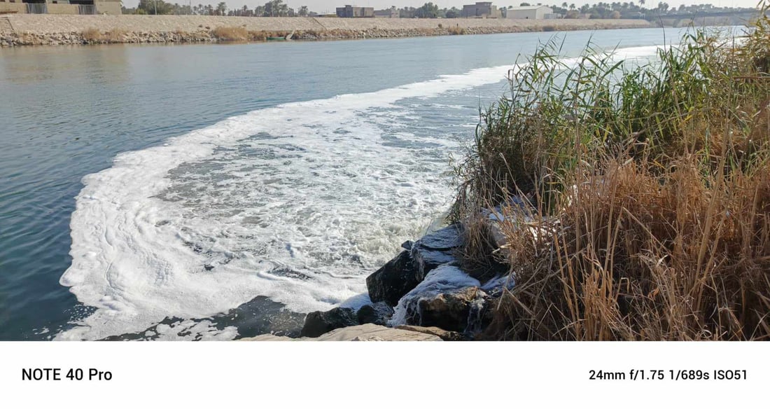 المياه الثقيلة لوثت الفرات.. النجف تكشف تجاوزاً للصرف الصحي على النهر