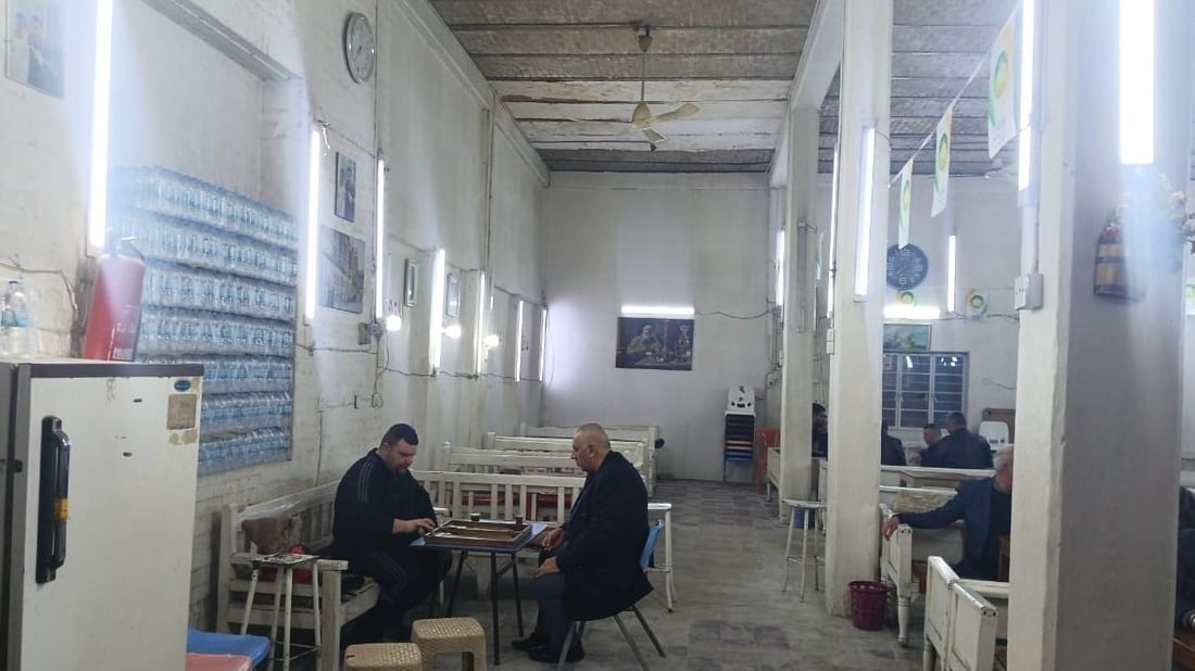 كان يضم ركناً لأهل كربلاء.. صور من مقهى محمد غايب في الأعظمية بشروطه الصارمة!