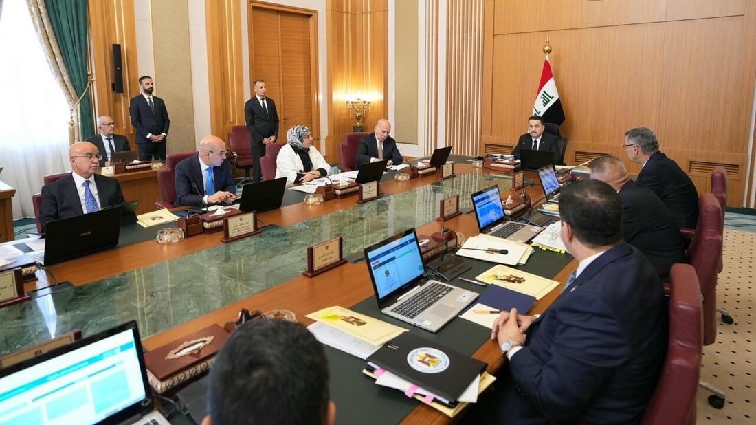 الحكومة تشكل لجنة لمتابعة أموال الخزينة لدى الشركات العامة