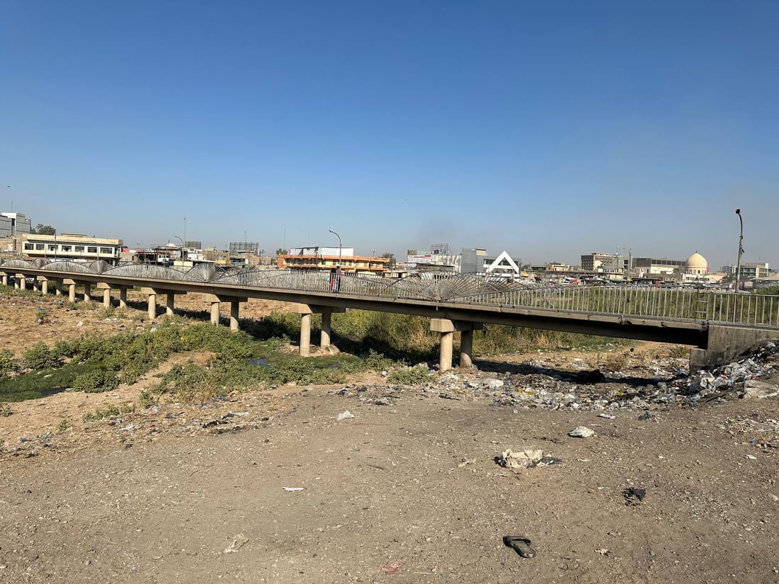 هناك خطة لكن الشرطة لن تتدخل.. نهر قلعة كركوك غص بالقمامة وصار “كراج” (صور)