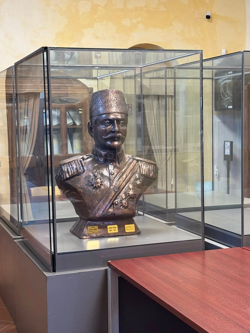 پەیکەری شەریف پاشای خەندان لە مۆزەخانەیەکی ئیتاڵیا دانرا