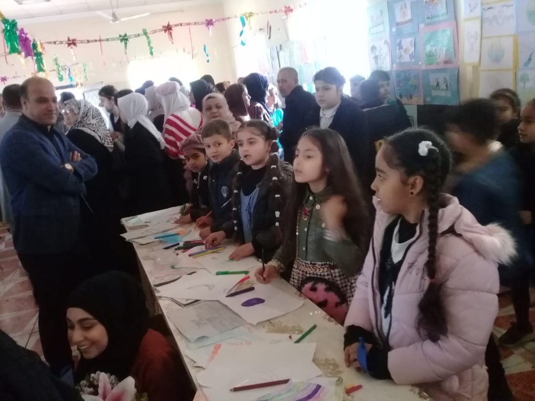 تلاميذ ألتون كوبري يستعرضون مواهب التدوير وفنون أخرى في معرض مشترك (صور)