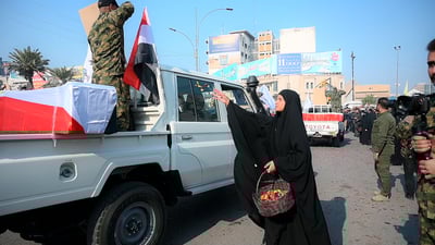 فيديو: الحشد يطوف بغداد بتوابيت رمزية لضحايا قصف القائم