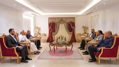 بيت الخنجر يلوح بورقة “جرف الصخر” في وجه الزيدي