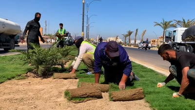 العودة إلى الرمادي أصبحت أجمل.. القائم زرعت الطريق